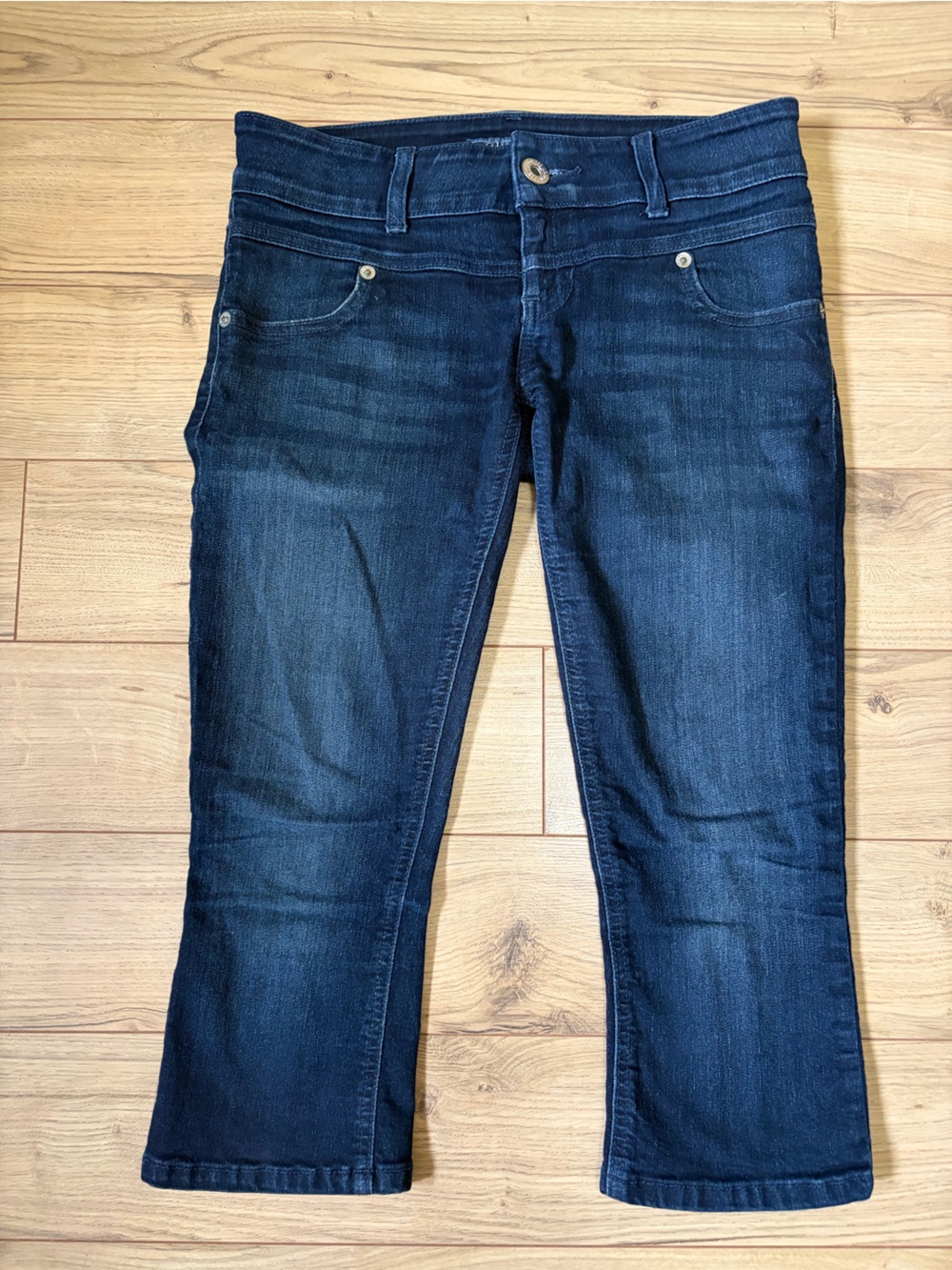 Women’s Guess Dark Blue Capri Denim Jeans size 27